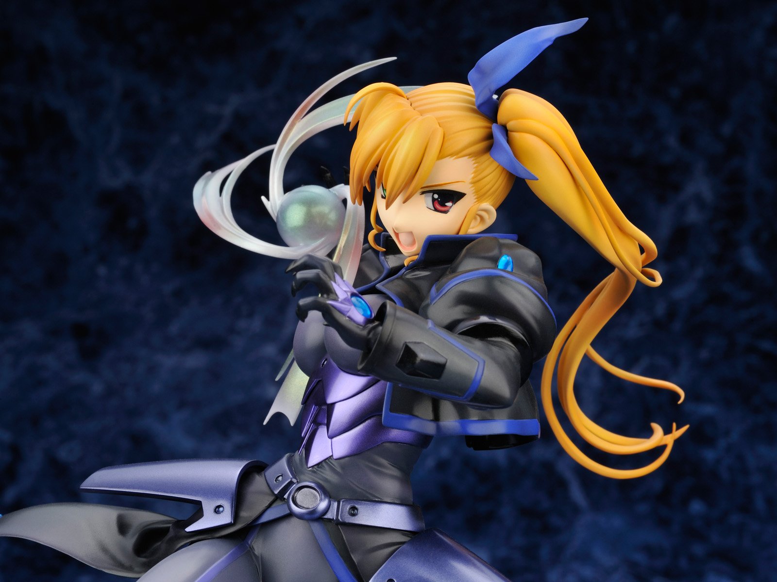 Amazon.co.jp: 魔法少女リリカルなのはStrikerS 1/7 聖王ヴィヴィオ 
