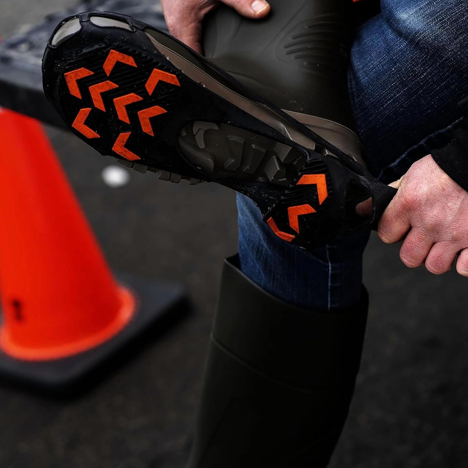 Due North GripPro Spikeless Footwear Traction Aids for Men and Women - for Ice and Snow - Lightweight Full-Foot Rubber Tread