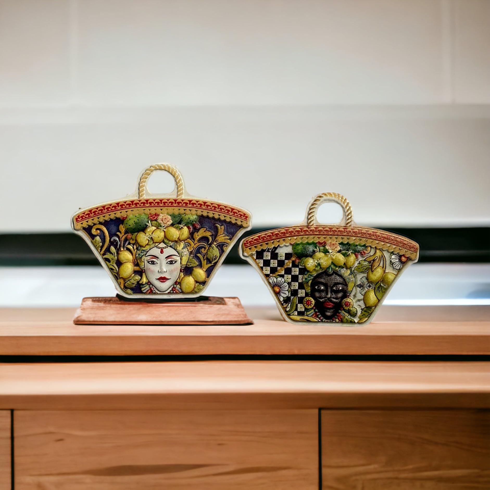 Magneti Siciliani, Decorativi, Teste di Moro, Ficodindia, Cannolo siciliano, Ruota carretto, Carretto Siciliano, Souvenir, Regalo, da collezione. (Coffe siciliane)