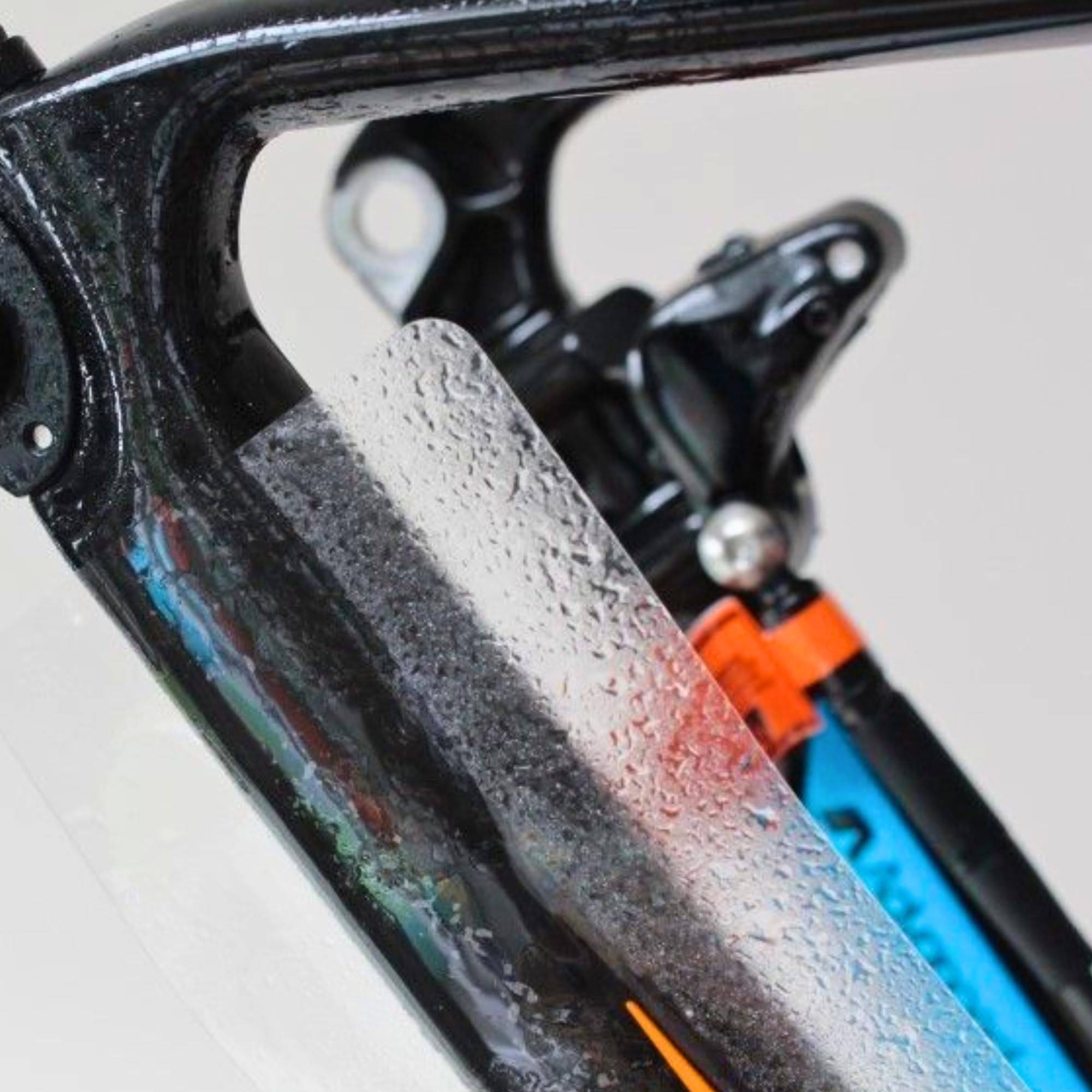 XPEL Universelles Fahrradschutz-Basis-Set für Rennräder unter 58 cm – glänzendes Fahrradrahmenschutz-Set – Top-Tier XPEL Invisiframe Folie, einfache Anwendung, lang anhaltende Klarheit