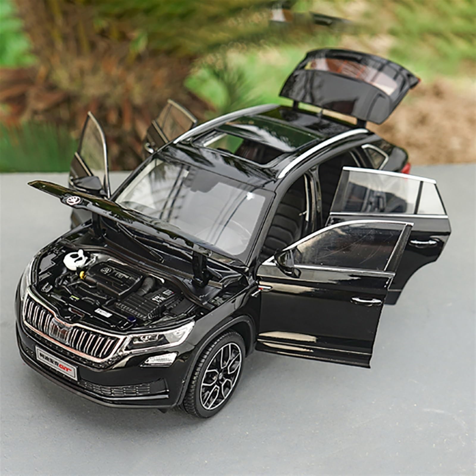 Scale Finished Model Car 1/18 For Skoda Kodiaq GT SUV Scale Metal