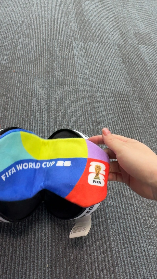 Almohada para niños de viaje con máscara de ojos miniatura 7