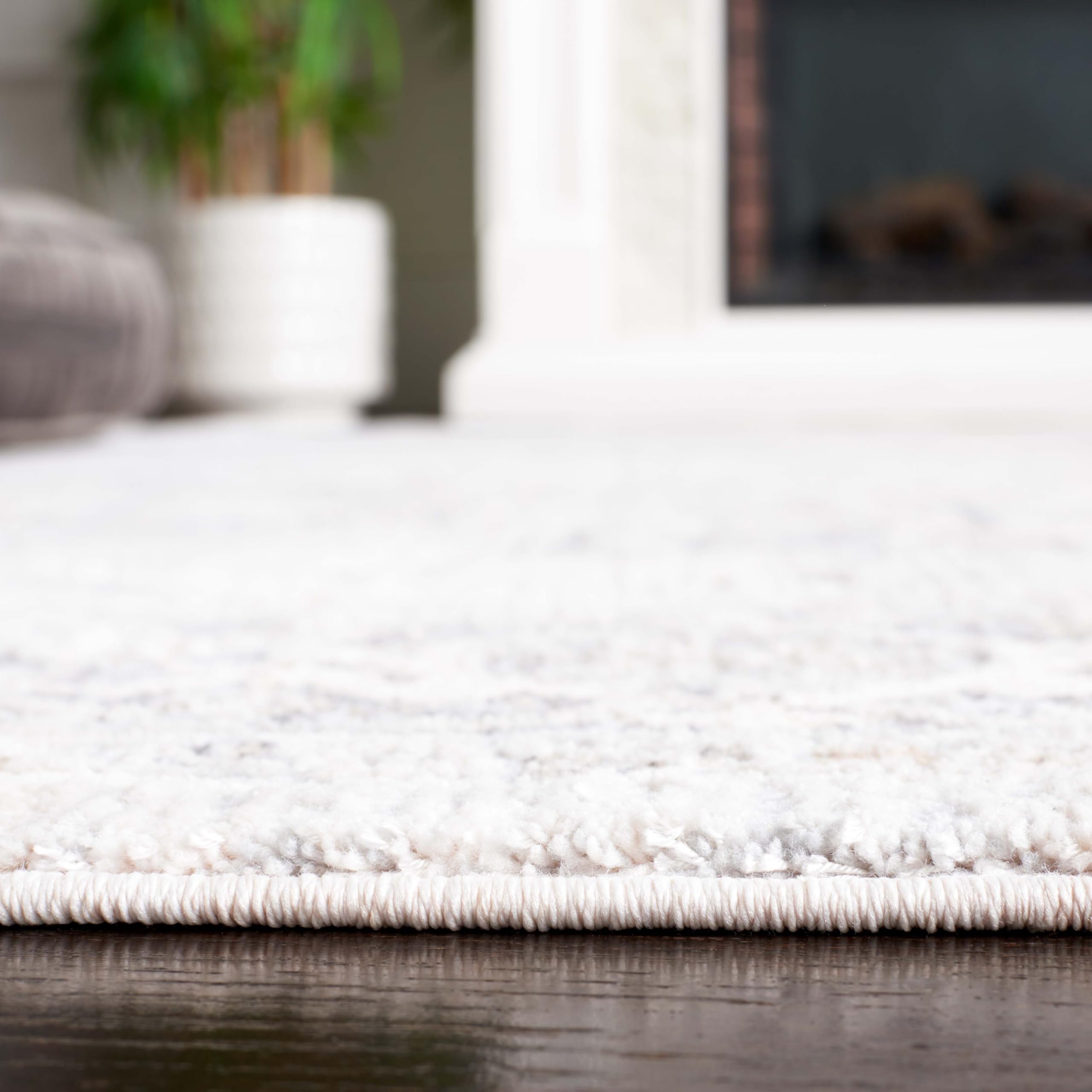 Amazon.com: SAFAVIEH Area Rug 8x10 - Laurel Collection - Large