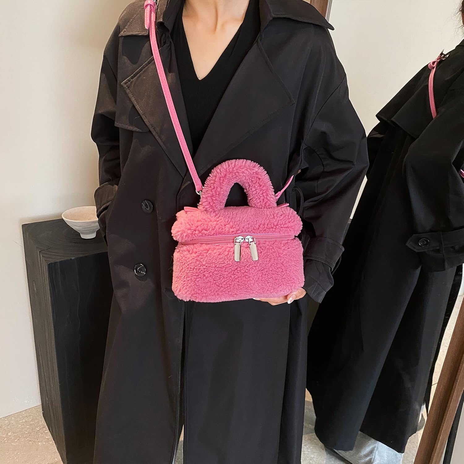 Furry Purse for Women Faux Fur Bag Cute Lambswool Fuzzy Crossbody Bags Top-Handle Fluffy Handbag