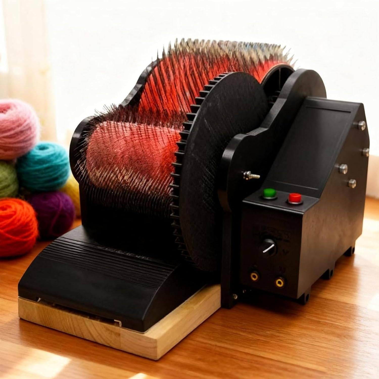 Cardadora de Tambor para Fibra de Lana, eléctrica, automática, con Velocidad de Avance y Retroceso Ajustable (máx. 56 RPM), con Pedal, para cardar Mezclas.
