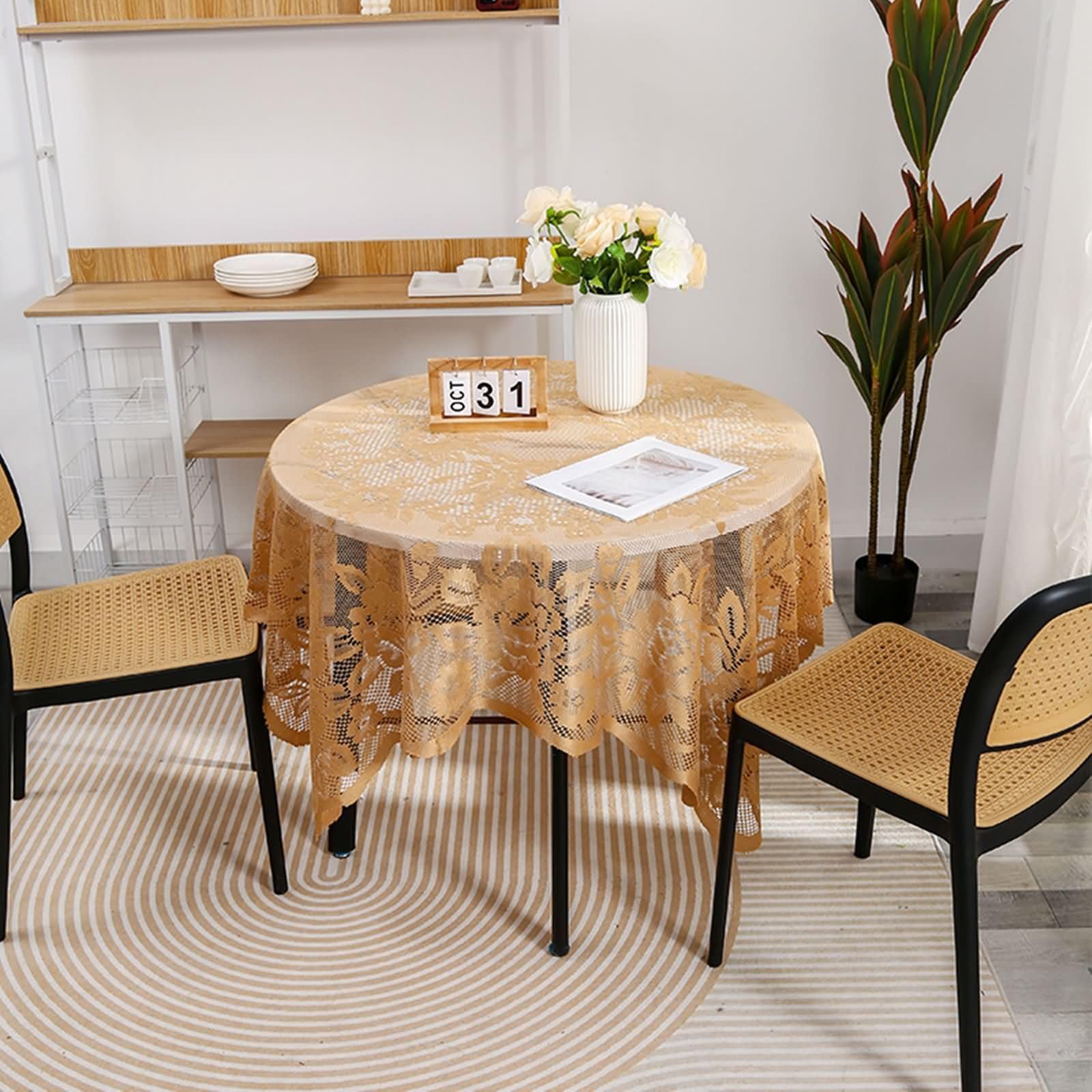 Nappe polyester 150x150 anti-tache carrée lavable avec broderie dentelle table