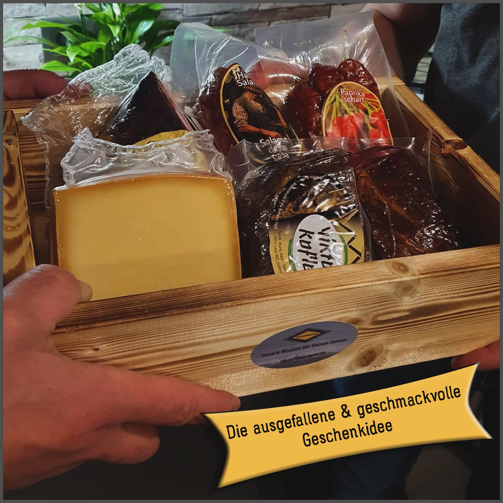 Südtiroler Geschenkset mit 7 Spezialitäten - Präsentkorb gefüllt mit Speck, Käse, Salami