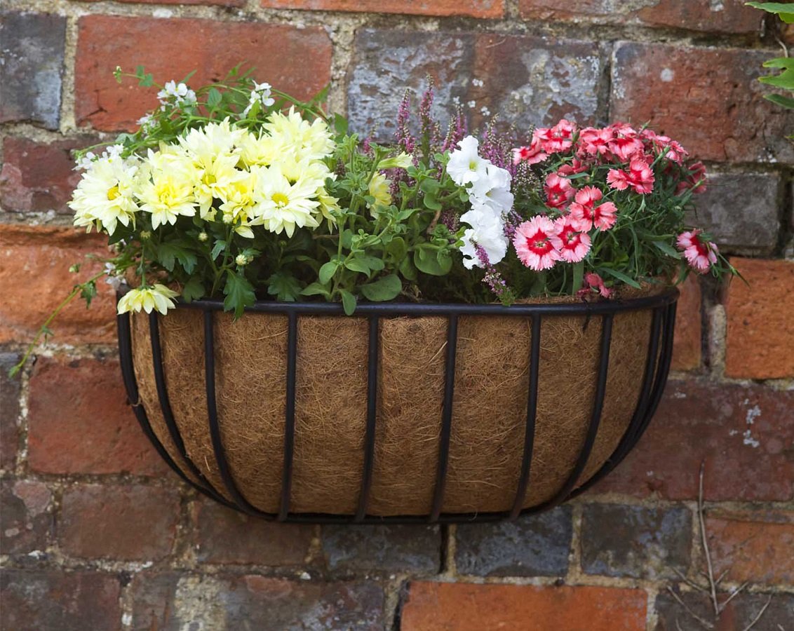 Smart Garden Forge Wall Manger – 20in