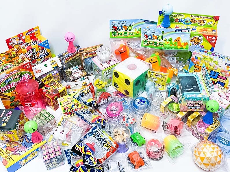 アミューズメント景品　20点セット Amazon.co.jp: 輪投げ用の輪20本と景品100個セット / お楽しみ