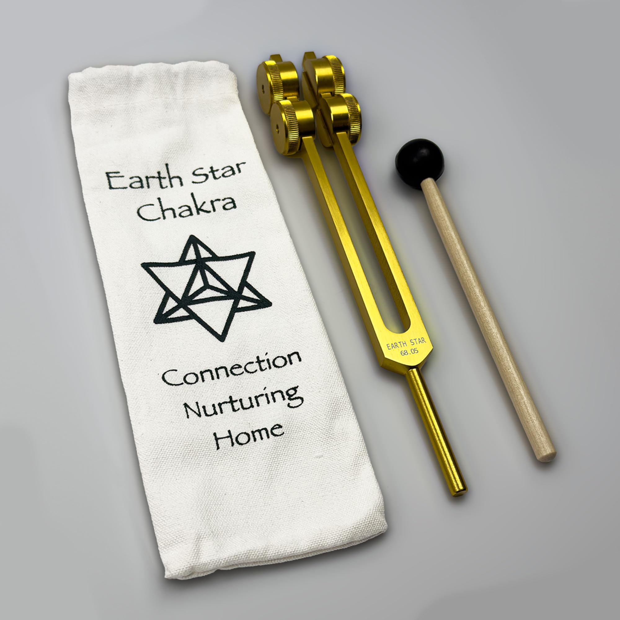 Earth Star Stimmgabel (9.), 68,05 Hz, Tragetasche und Klöppel, Klangheilung und verbesserte Biofeld-Harmonisierung, Erdvibration, Erdung, goldfarben