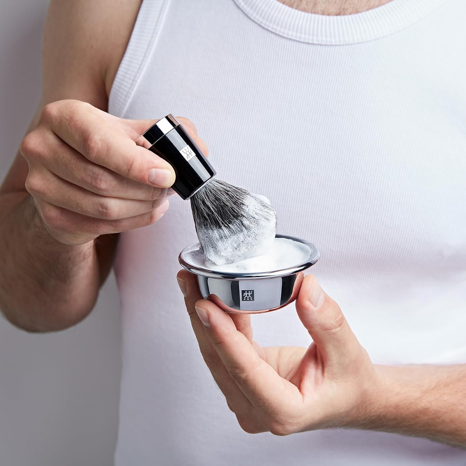 ZWILLING Bol à raser (rasage humide, rangement du savon à barbe, bol pour faire mousser, chromé), argent