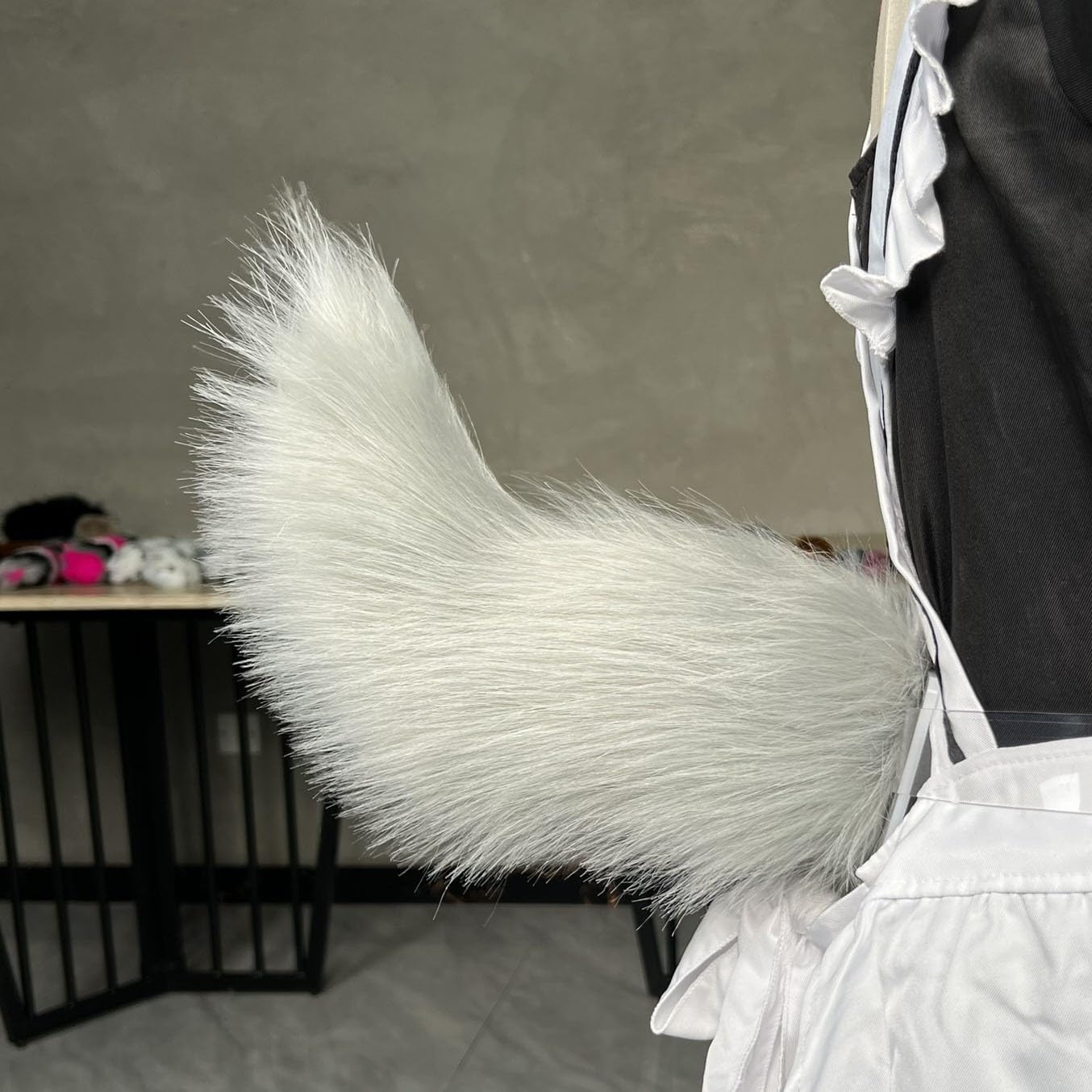 Remote Fluffy Car Tail - Plush Fox Fur Electric Wagging, USB-C Rechargeable, for SUV Truck Trunk Rear Window(D)