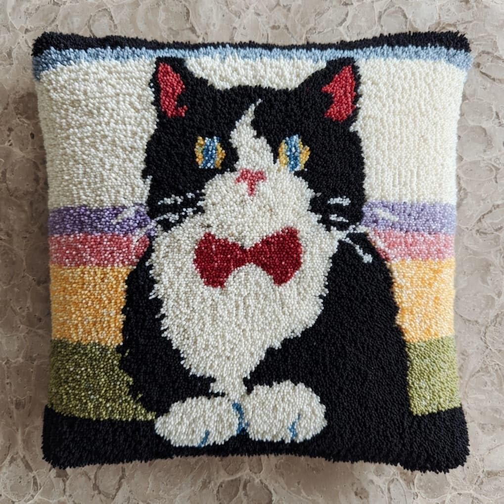 AxiangziK Latch Hook Needlecraft Pillow Kit,Cute Tuxedo cat