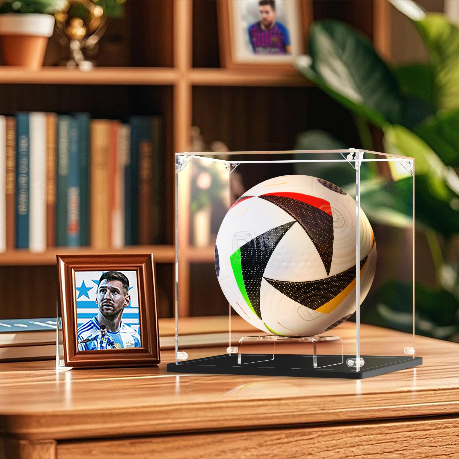 Vitrina de fútbol con soporte para pelotas, vitrina de acrílico para coleccionables de fútbol, vitrina transparente antipolvo para recuerdos de fútbol, voleibol y deportes, 25 x 25 x 27 cm