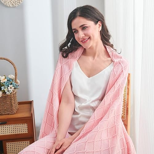 Miniatura 5 de inhand Manta de regalo para el día de San Valentín, color rosa para sofá, suave decoración del hogar, manta de punto tamaño individual, manta de