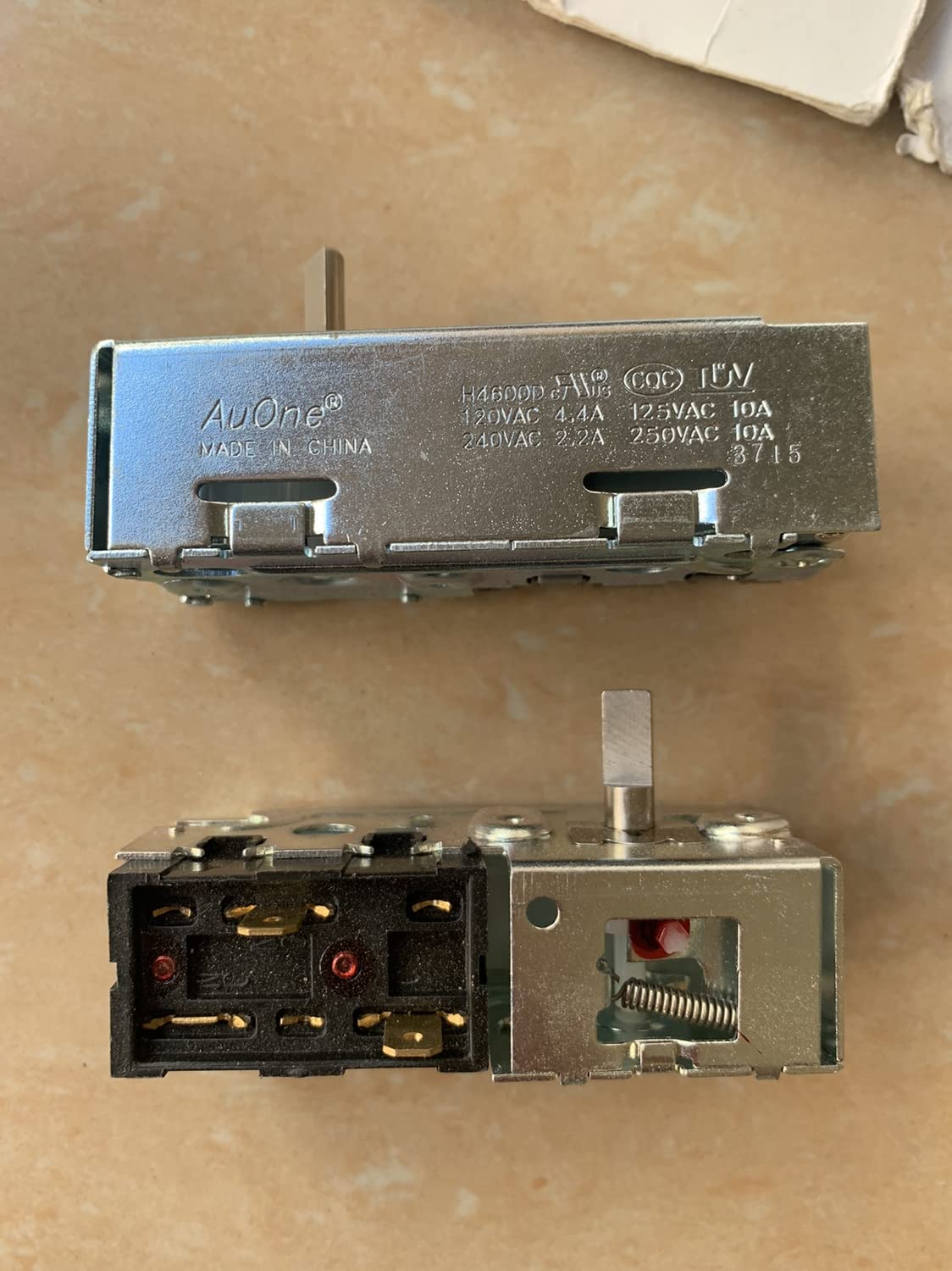 H4600D 10 80% Adjustable Humidity Switch 4.4A120V 2.2A240V