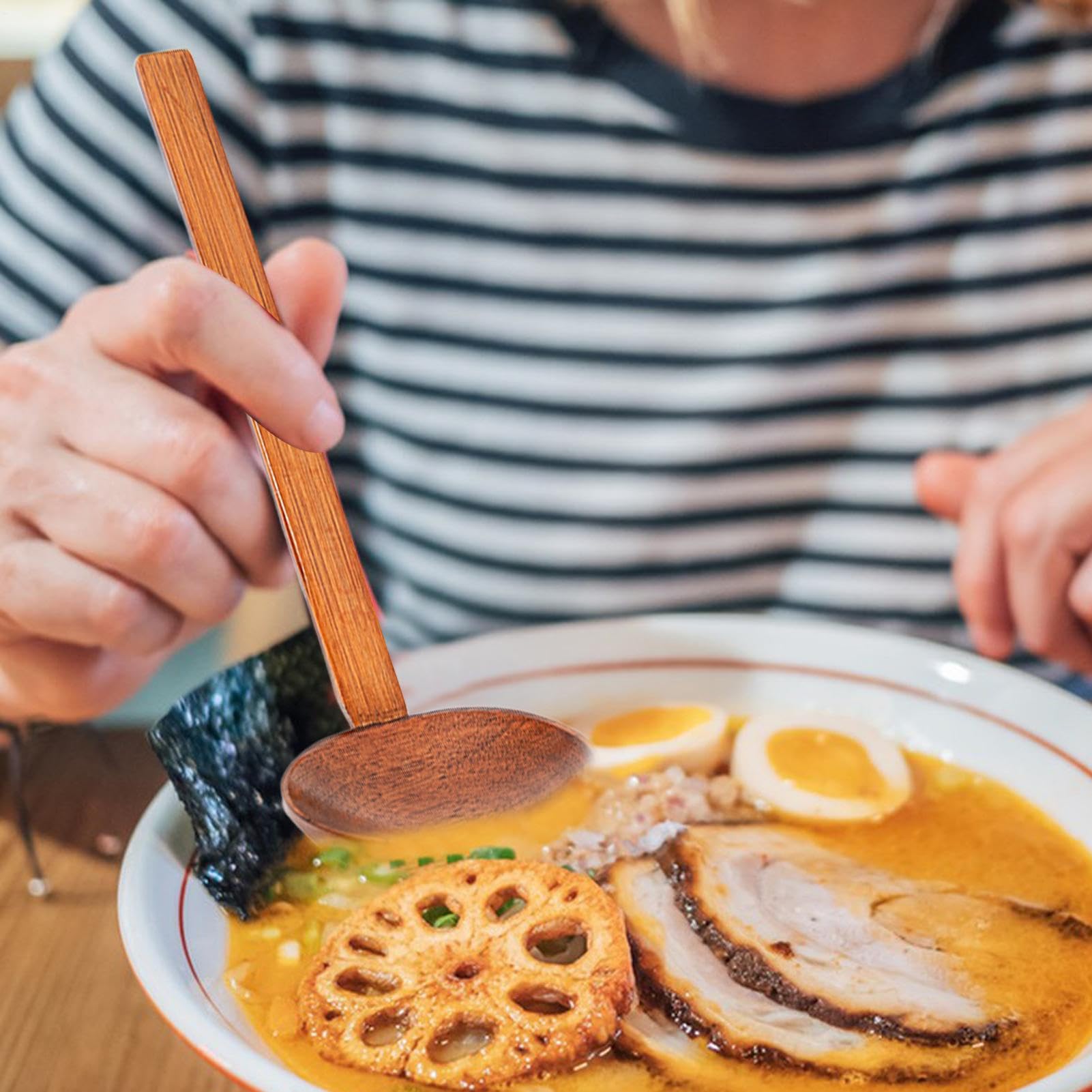 Cucchiaio in legno giapponese – Cucchiaio da portata con manico lungo, mestolo da portata per piatti di pasta e porzioni di brodo, posate con manico comodo, cucchiaio resistente al calore per la