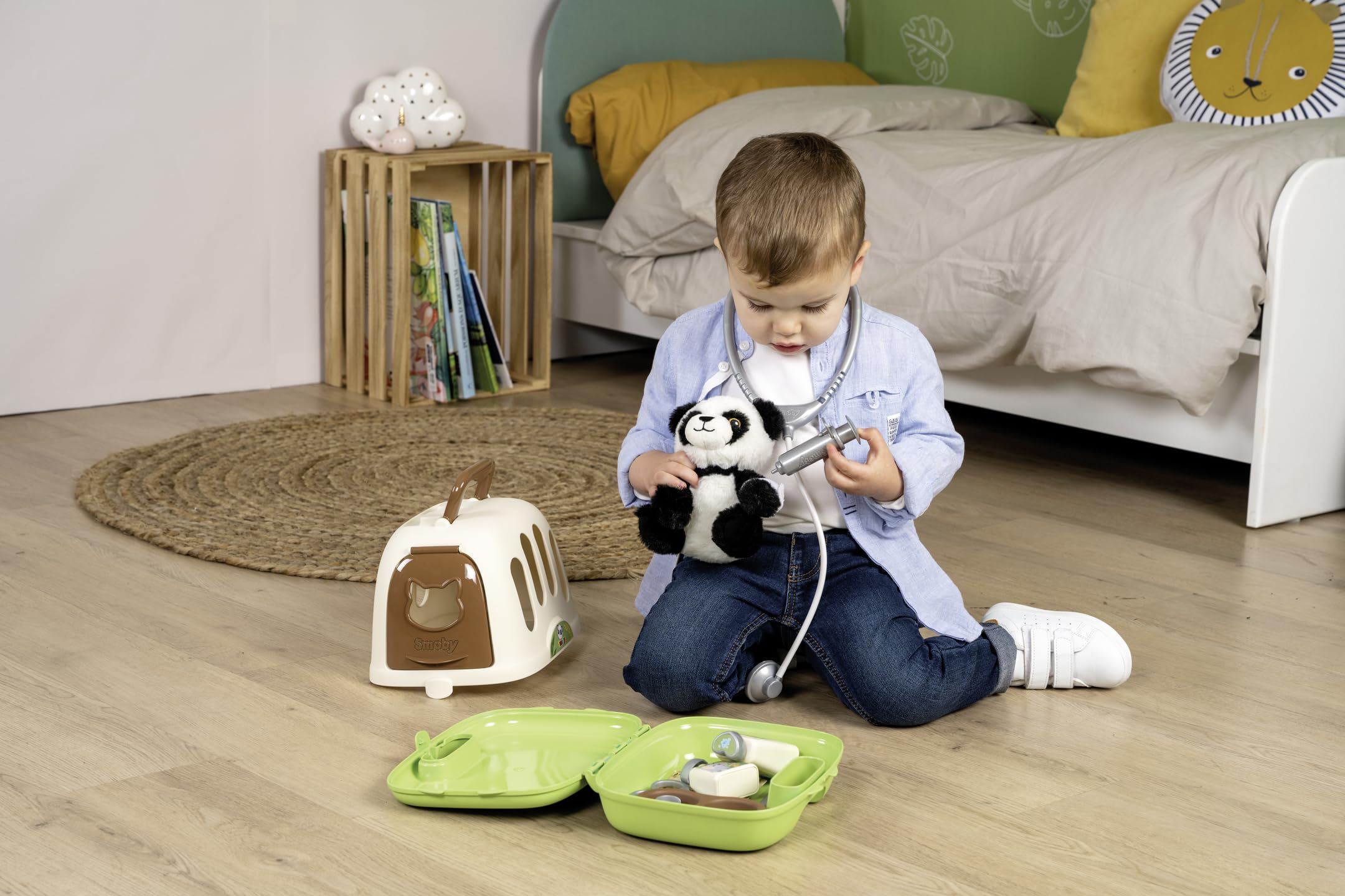 Smoby - Wózek weterynaryjny - 1 pluszowa panda + etui - 10 akcesoriów - strzykawka, para nożyczek, butelki i inne - od 3 lat - wyprodukowano we Francji