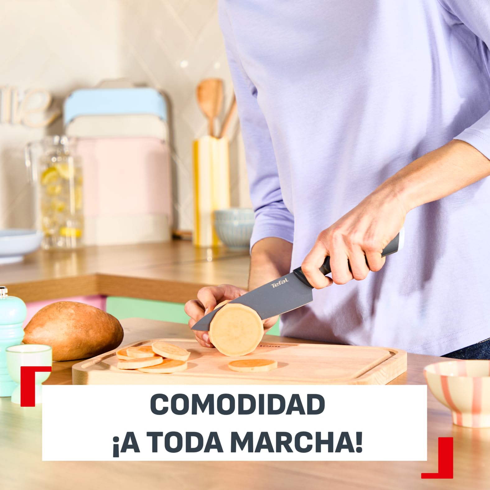 Tefal Slicy Knives, Set de 4 cuchillos + Bloque: Chef 15 cm, Santoku 12 cm, Utilitario 12 cm, Pelador 9 cm y, Cuchillas antiadherentes, Almacenamiento fácil, Colores identificativos