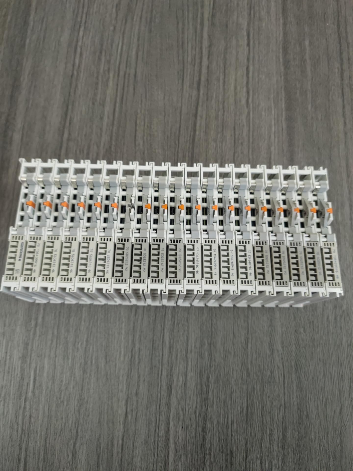 EL1889(5 Pcs Used) Remaining unutilized Spare Parts for Projects