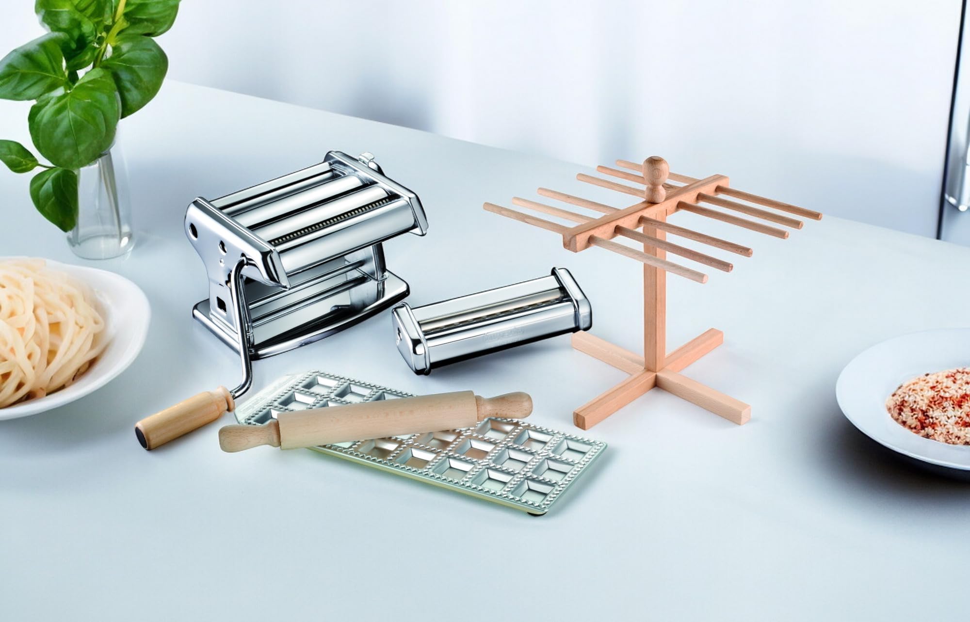 Imperia La Tua Pasta Titania. Nudelmaschinen-Geschenkset mit Zubehör. 100% Made in Italy. Set bestehend aus frischer Nudelmaschine, Ravioliform, Nudelschneider, Nudelverteiler und Nudelholz.