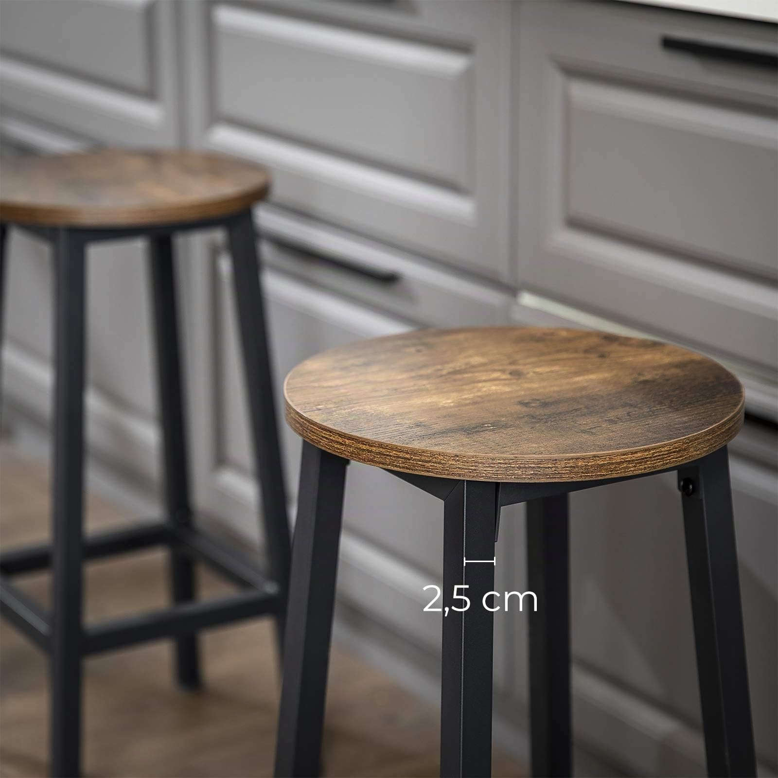 VASAGLE Tabourets de Bar, Lot de 2, Chaises, Siège Haut, Cadre Métallique, Montage Facile, Hauteur 65 cm, Repose-pieds, pour Cuisine, Salon, Salle à Manger, Marron Rustique et Noir LBC32X
