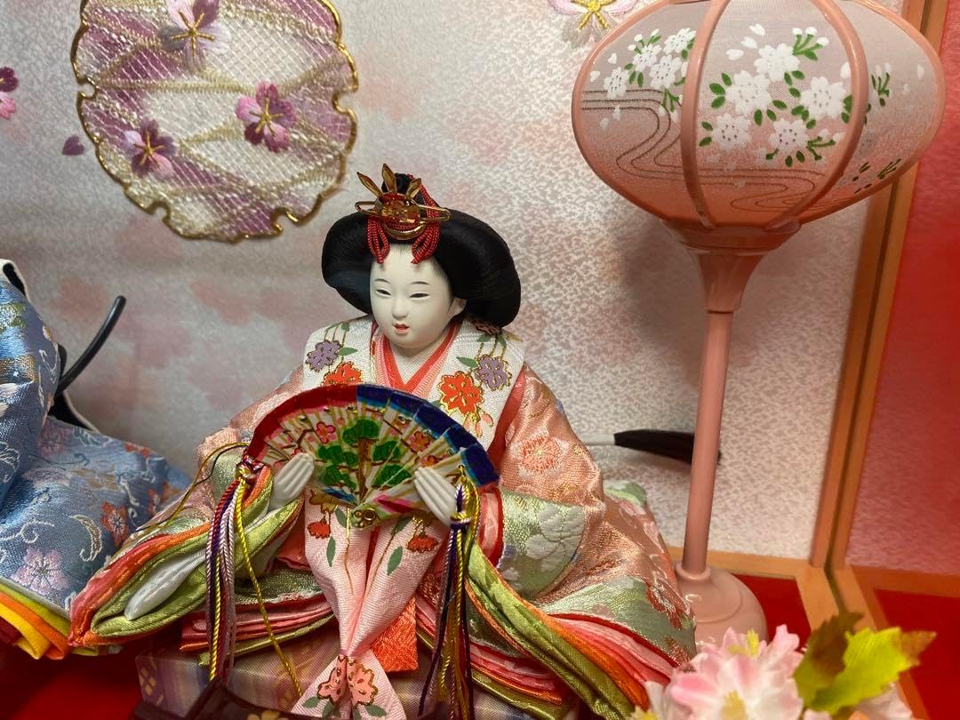 東京久月　雛人形親王五人飾りガラスケース入・間口約５６×奥行約３３×高さ約４２㎝ 東京久月 雛人形親王五人飾りガラスケース入・間口約56×奥行