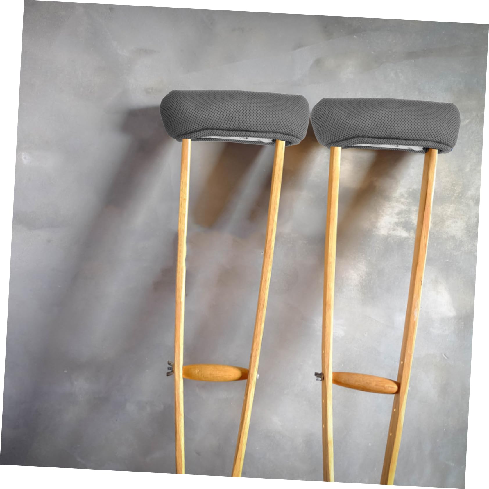 Almohadilla para Muletas Acolchada de Algodón y Esponja, 1 Par | Funda para Axilas Reutilizable, Diseño Grueso, Patrón Interior Aleatorio, Accesorio Reemplazable