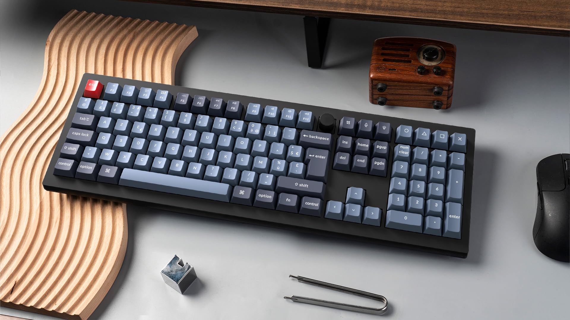 Keychron V6 Max Clavier Mécanique sans Fil Personnalisé, 2.4G Hz Bluetooth Cable Connection QMK/Via Programmable, Lumière RVB Hot-Swap Gateron Jupiter Marron Switch pour Mac/Windows/Linux FR Layout