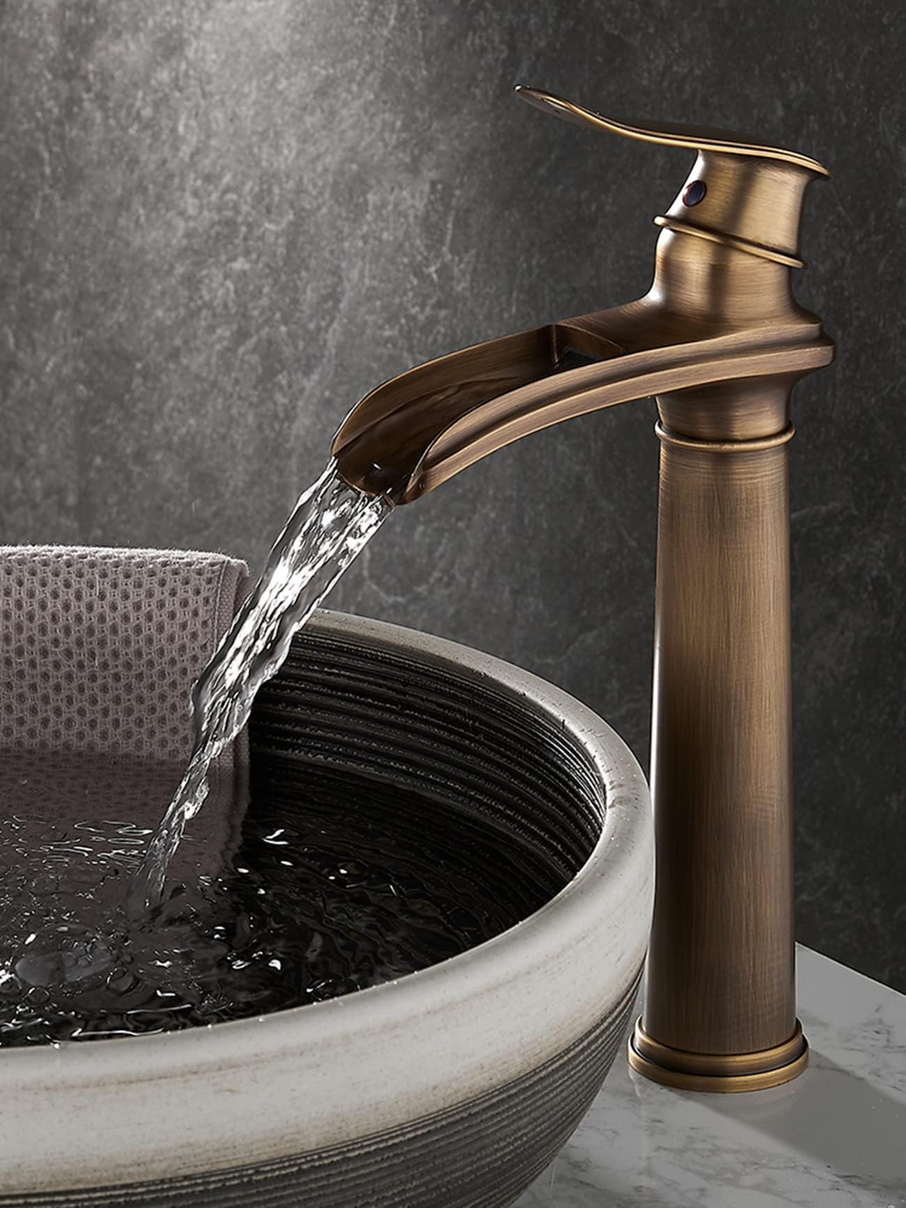 Rubinetto Lavello Cucina Ottone Suguword Miscelatore Monocomando Per Bagno In Stile Retrò, Con Rubinetto Design Vintage Rotante