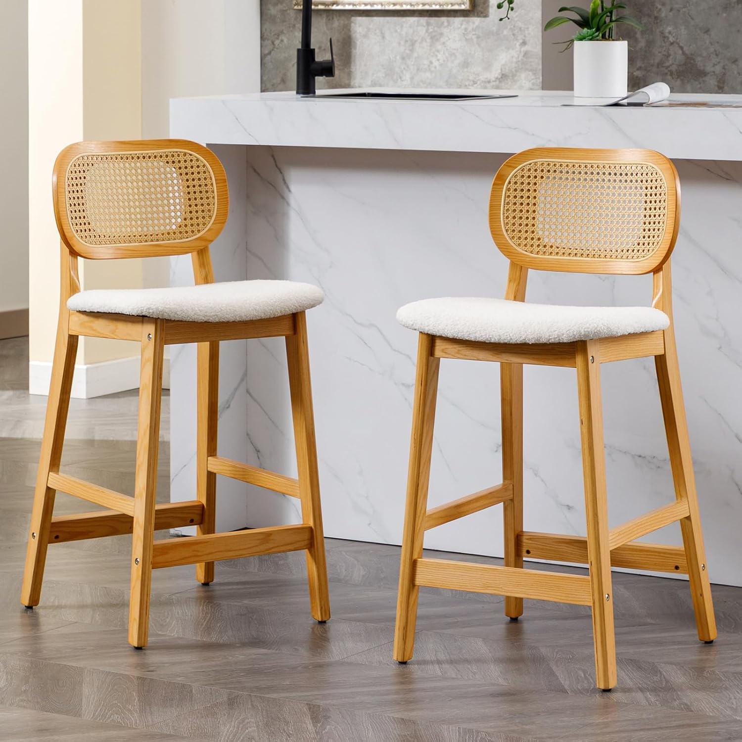 chairus Set di 2 Sgabelli da Cucina in Legno Sgabelli da Bar in Pelliccia Sintetica Sedie Alte con Schienale in Rattan Sgabelli Imbottiti per Bar/Sala da Pranzo/Banco, Beige