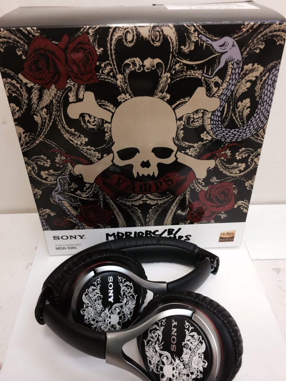 Amazon.co.jp: SONY 密閉型オンイヤーヘッドホン MDR-10RC VAMPS刻印 