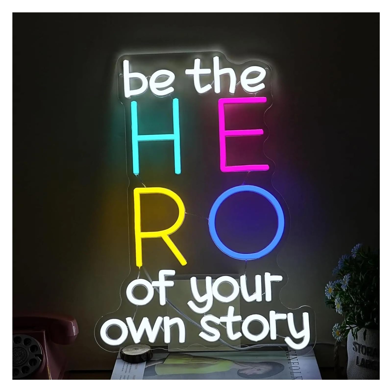 Insegna al Neon Insegna Al Neon A LED"Be The Hero Of Your Own Story" | Decorazione Murale Estetica Per Camera Da Letto, Ufficio, Palestra, Dormitorio, 40x28.7cm