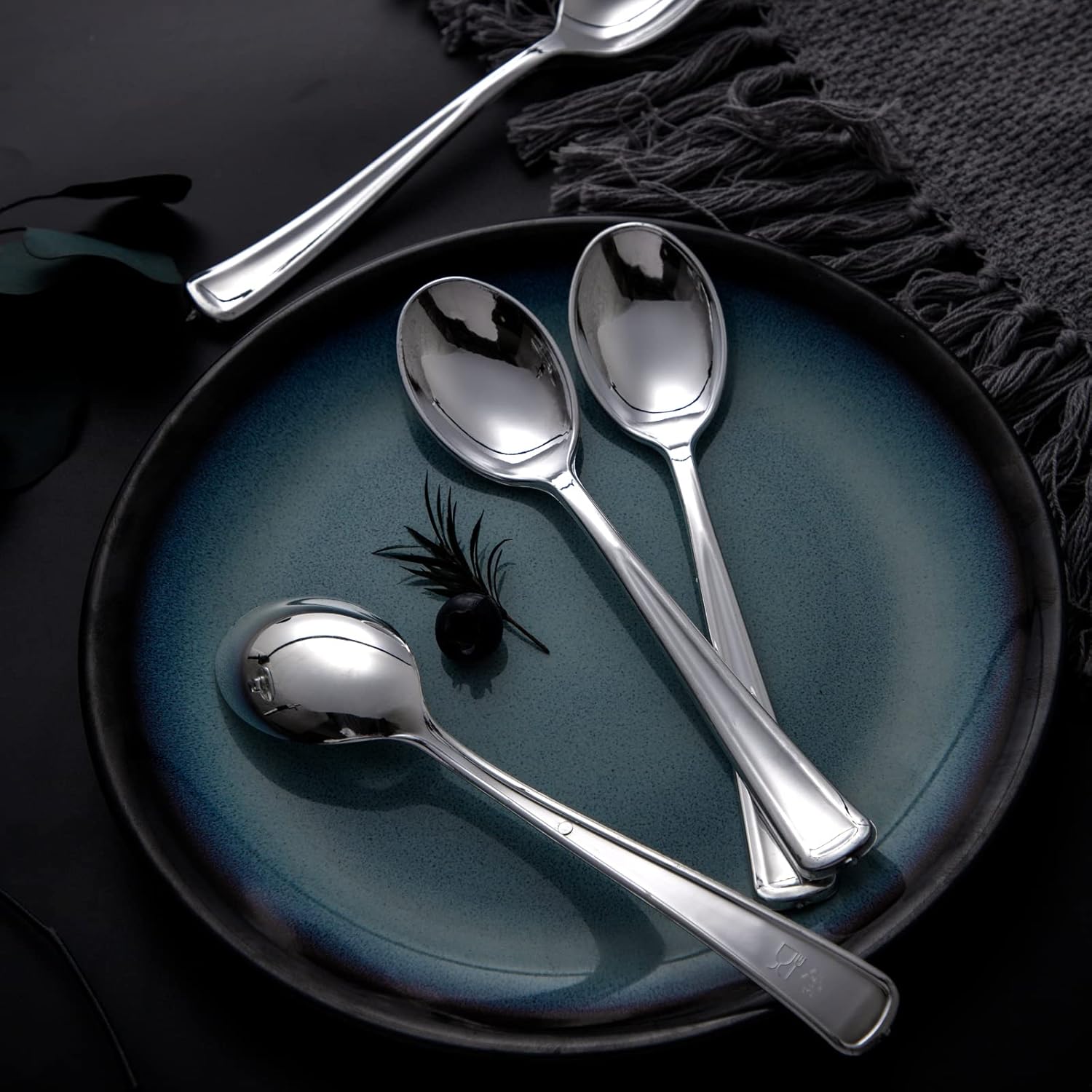 Liacere 200PCS Silver Plastic Spoons - Heavy Duty Disposable Spoons - dessert Spoons for Wedding & Party & New Year & Valentine's Day& Christmas - Image 3