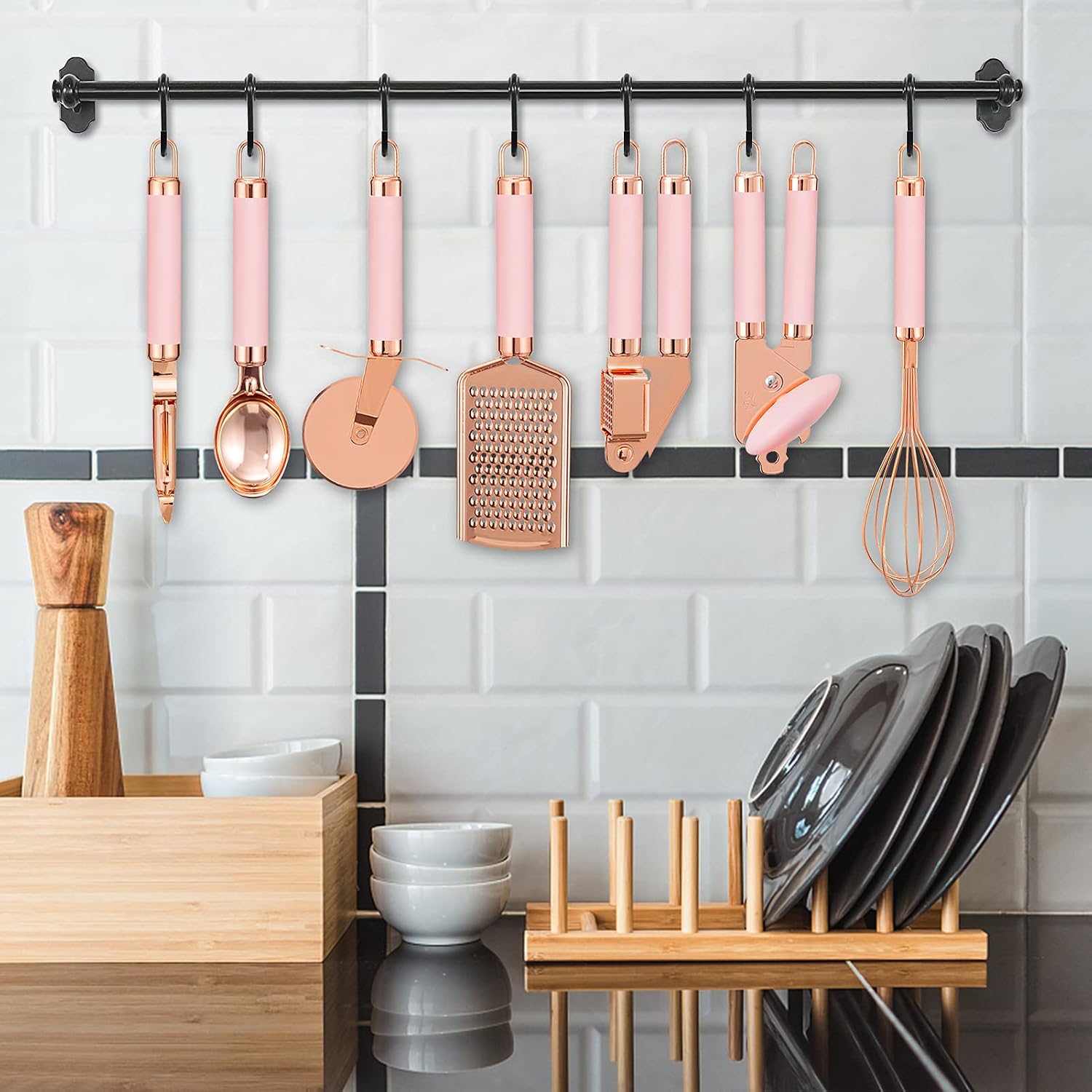 7 pieces Kitchen Gadget Set ,Copper Coated Stainless Steel Utensils, Utensil Sets,Non-Stick and Heat Resistant Cooking Utensils Set - Kitchen Cookware with Soft Touch Black Handles(Pink)