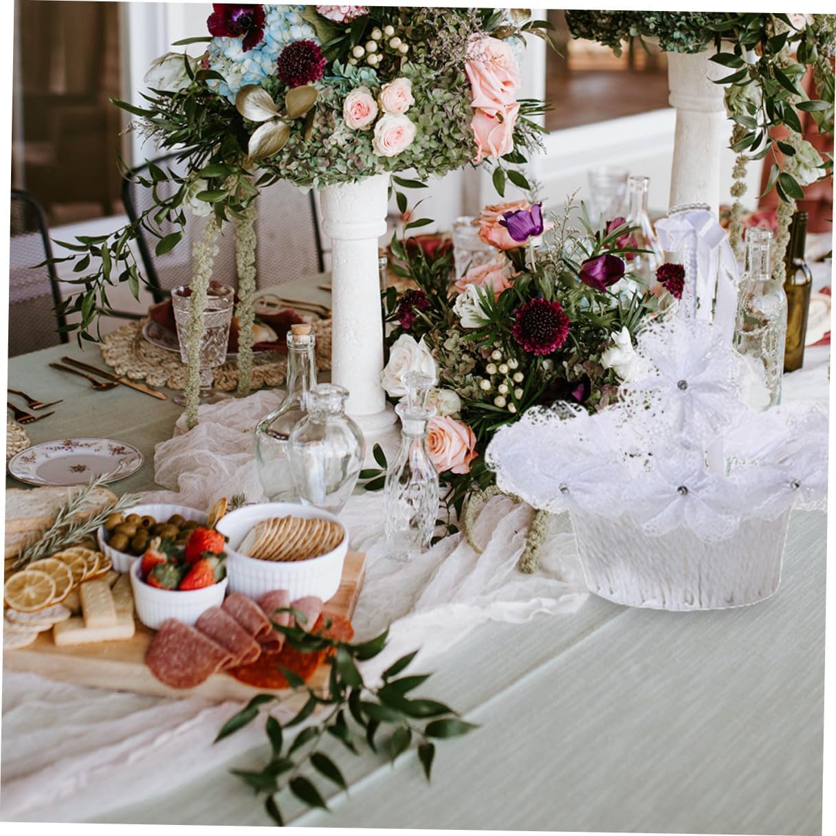 Pearl Rhinestone Bowknot Wedding Flower Girl Basket White Lace Decorative Basket for Weddings and Ceremony Supplies