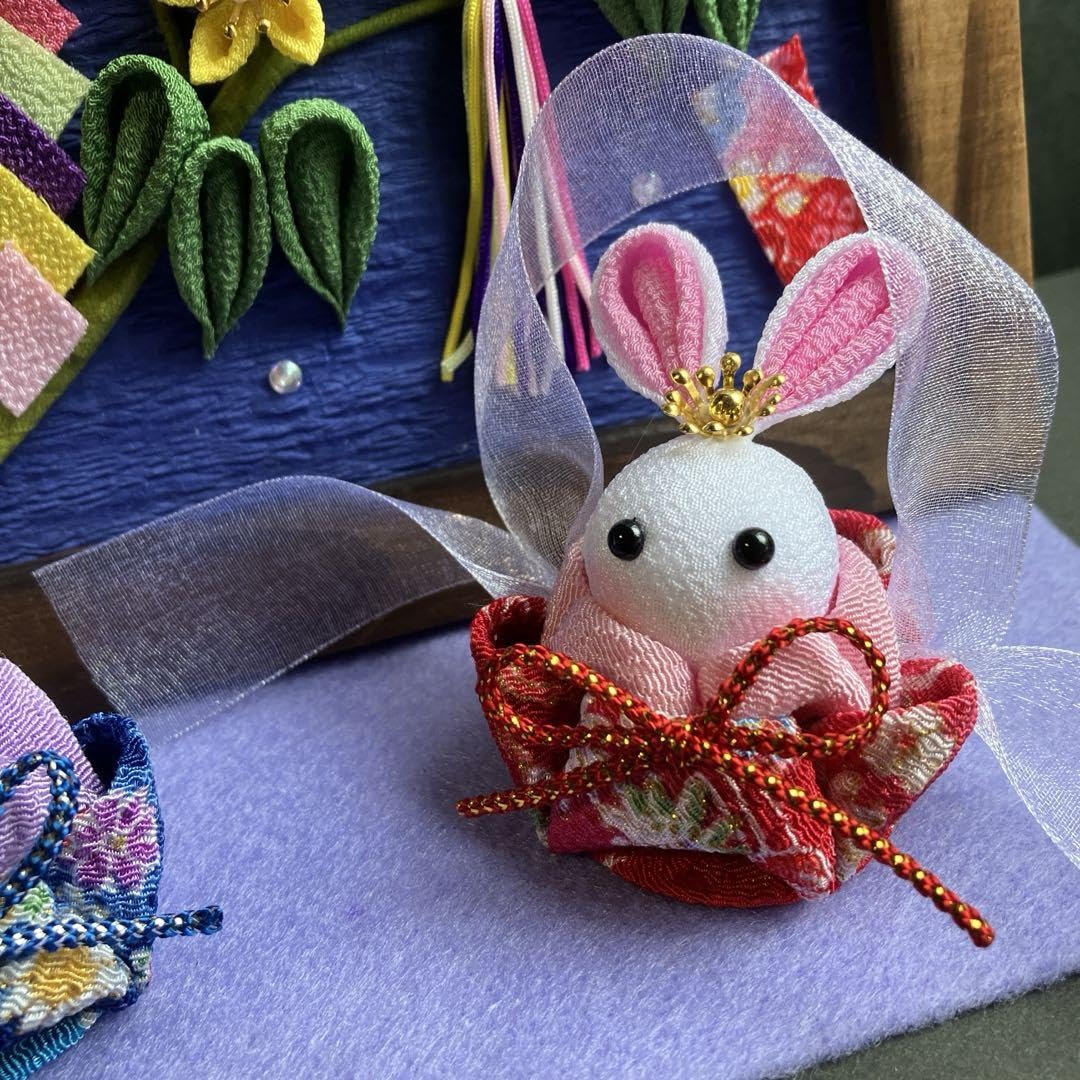 ⭐︎れいほ〜様御依頼品⭐︎うさぎちゃんのちりめんボール　つまみ細工 ⭐︎れいほ〜様御依頼品⭐︎うさぎちゃんのちりめんボール