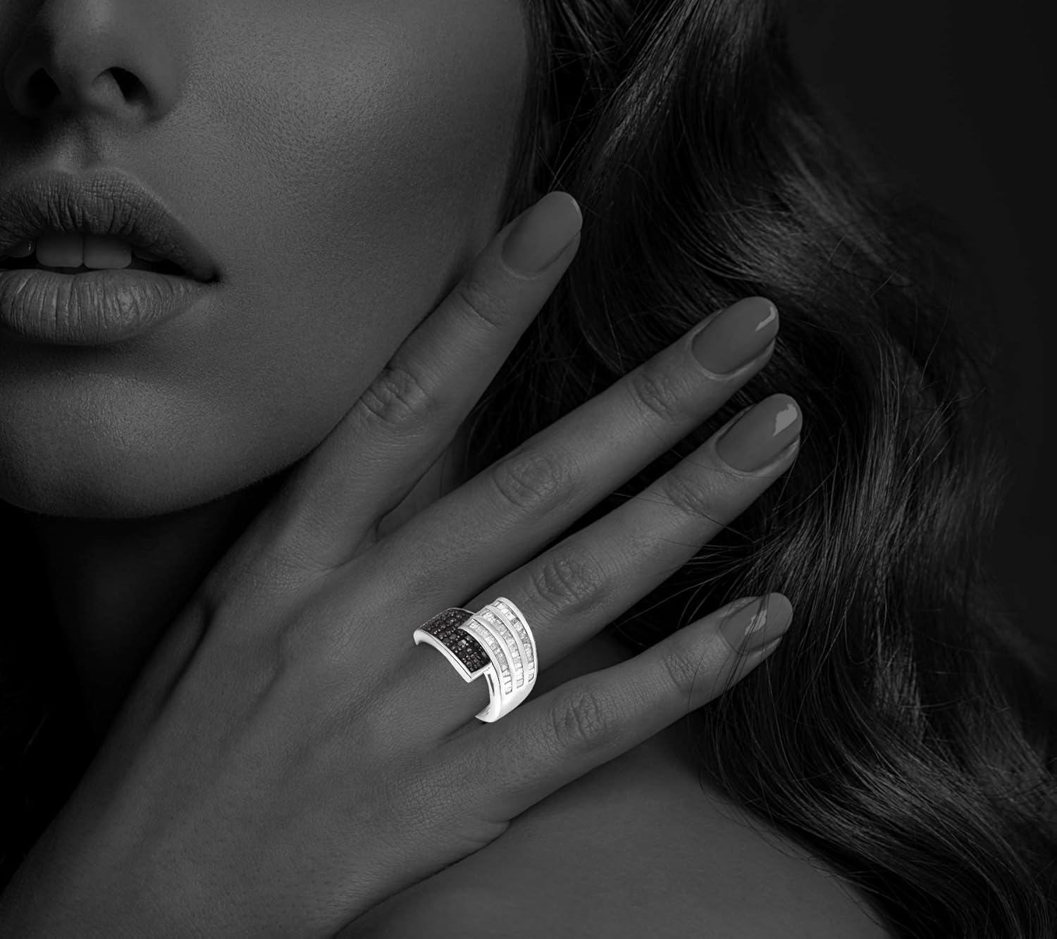 Lennox Vintage Cocktail Ring - 1.00 Carat Black & White Baguette Diamond Rings in Rhodium Plated 925 Sterling Silver, Size 7, Hypoallergenic