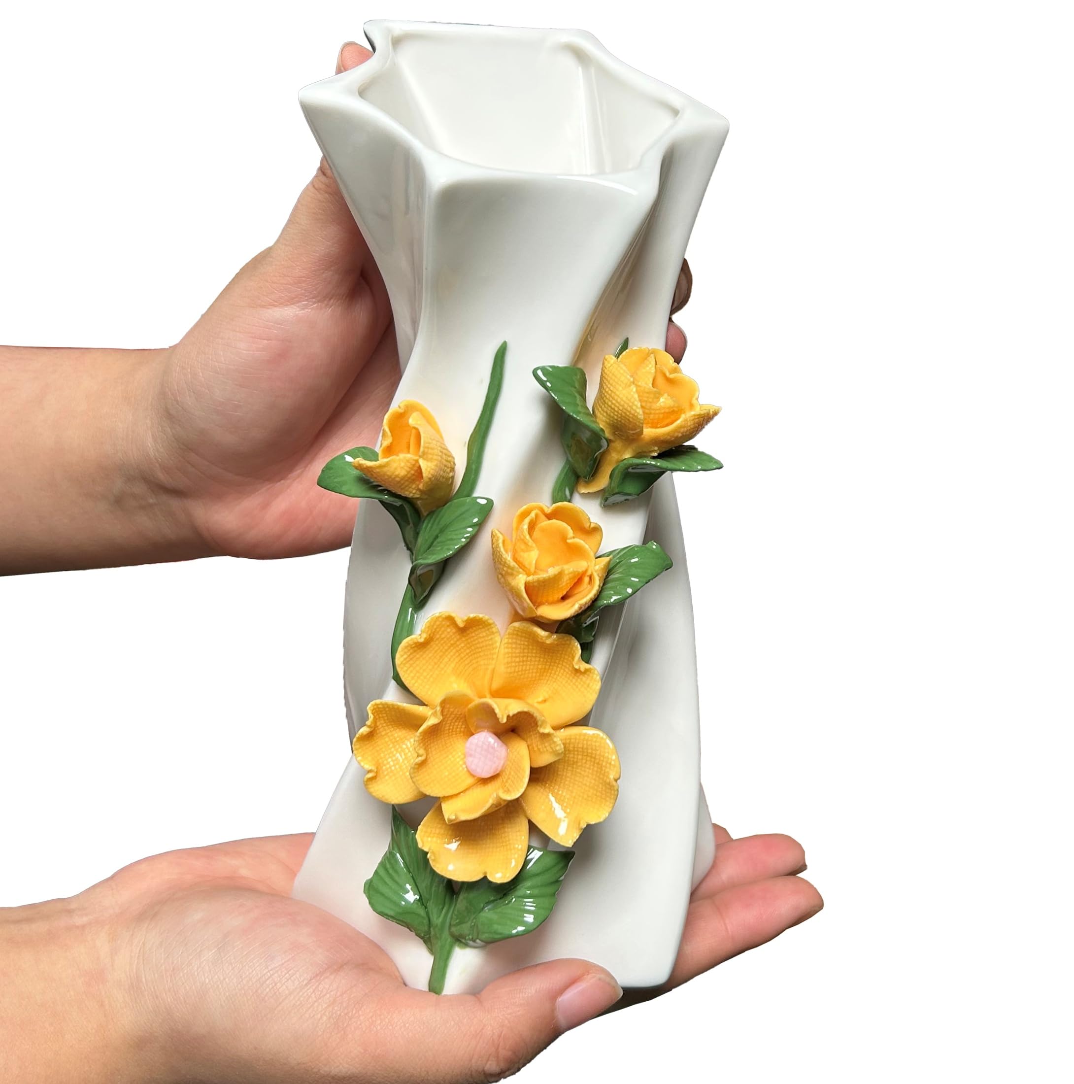 Jasmin jaune figurine en porcelaine MTME pour egayer un salon sombre