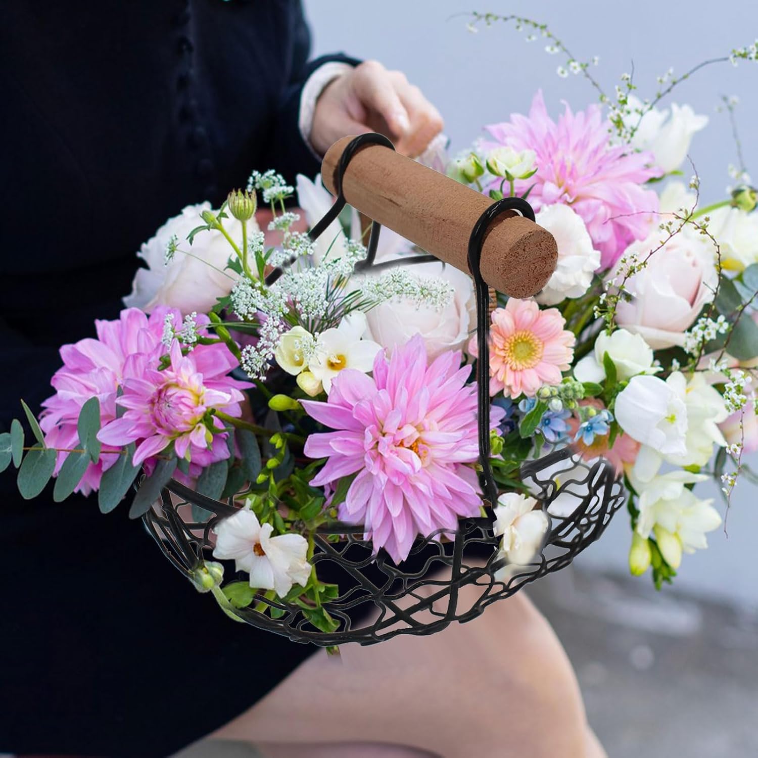 Flower girl basket, 2PCS 18x12x12cm wedding retro petal basket pastoral style, wooden handle country wire, used for wedding and home decoration.(Black)