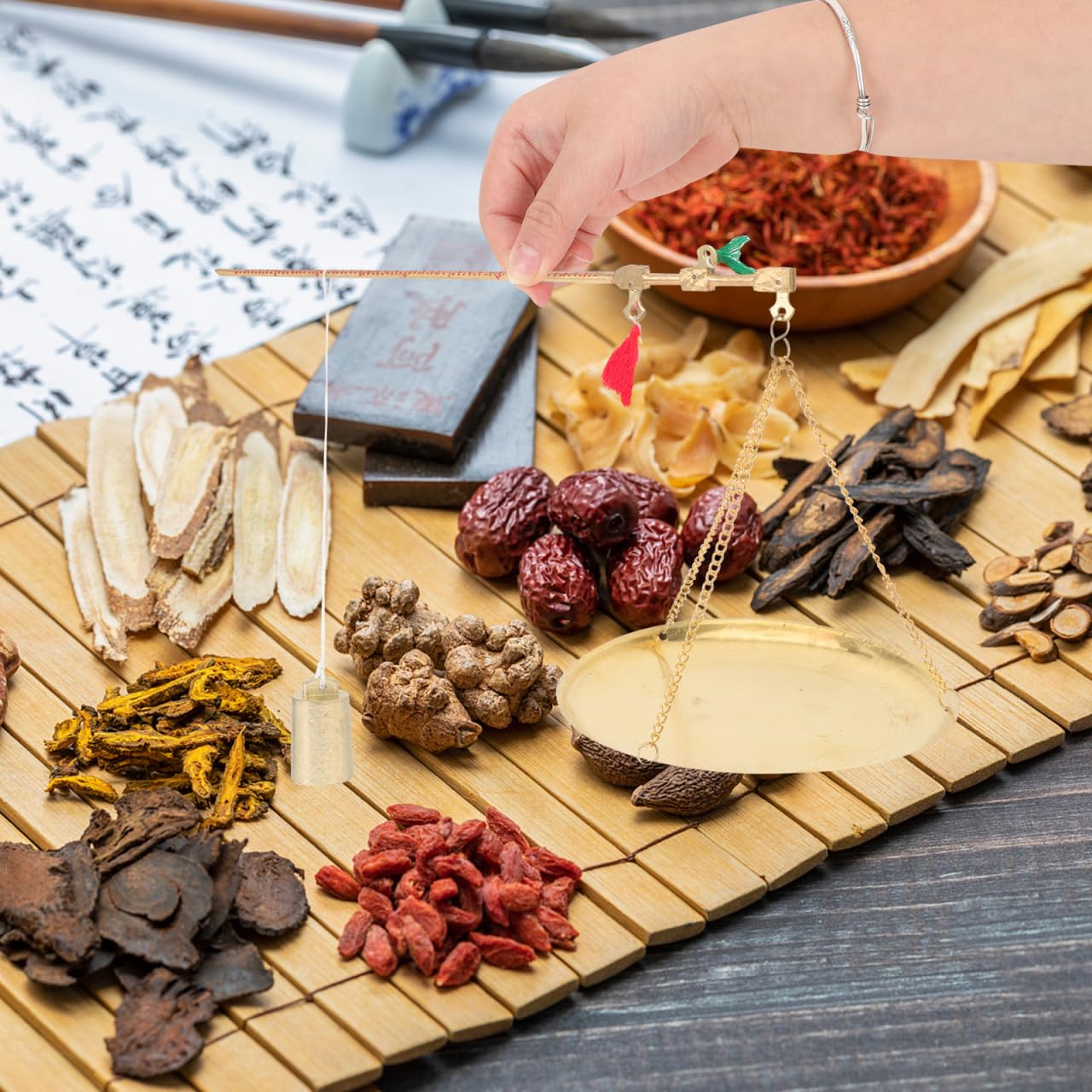 BESTOYARD Mini Vintage Scale 9.44 Inch Multi-Function Gram Scale for Weighing Medicine Dried Fruit Jewelry with Precise Readings and Design
