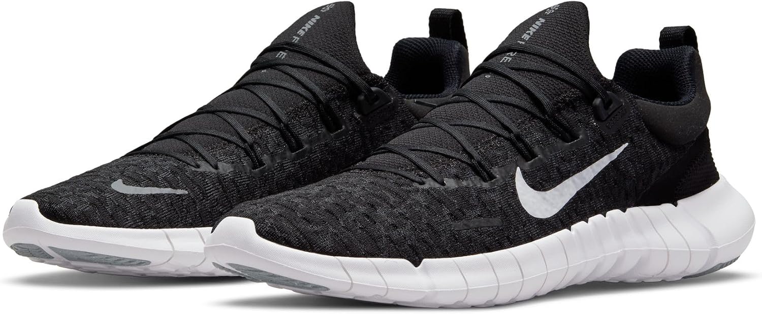 Nike Women's Air Max 95 Sneaker, Black White Dk Smoke Grey, 7 US