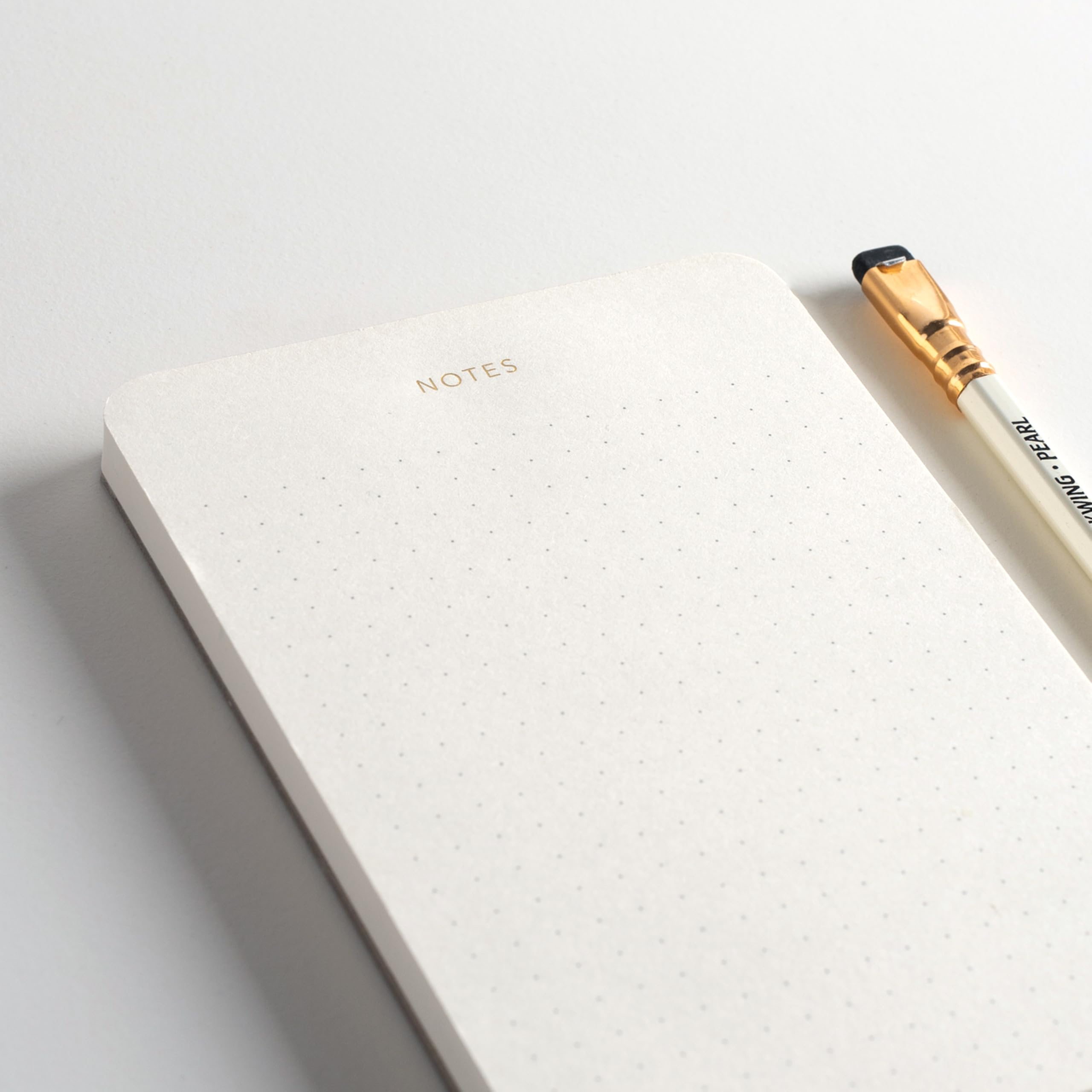 Pinesman Elegante Schreibtisch-Notizblöcke für Profis, minimalistisch, Goldfolie, gepunktetes Layout, 3er-Pack, insgesamt 225 Blatt (je 75), 16 x 9,9 cm, 95 g/m², umweltfreundlich, FSC™-zertifizierter