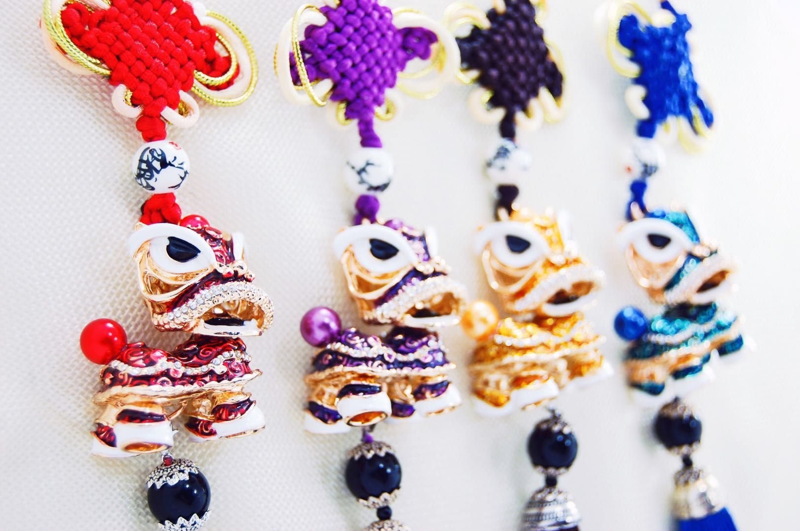 Best Gift South China Cantonese Traditional Handmade Lion Dance Souvenir Hanging Lucky Lion Ornaments Gorgeous Accessories with Attractive Metal Ingredients and Elegant Packaging