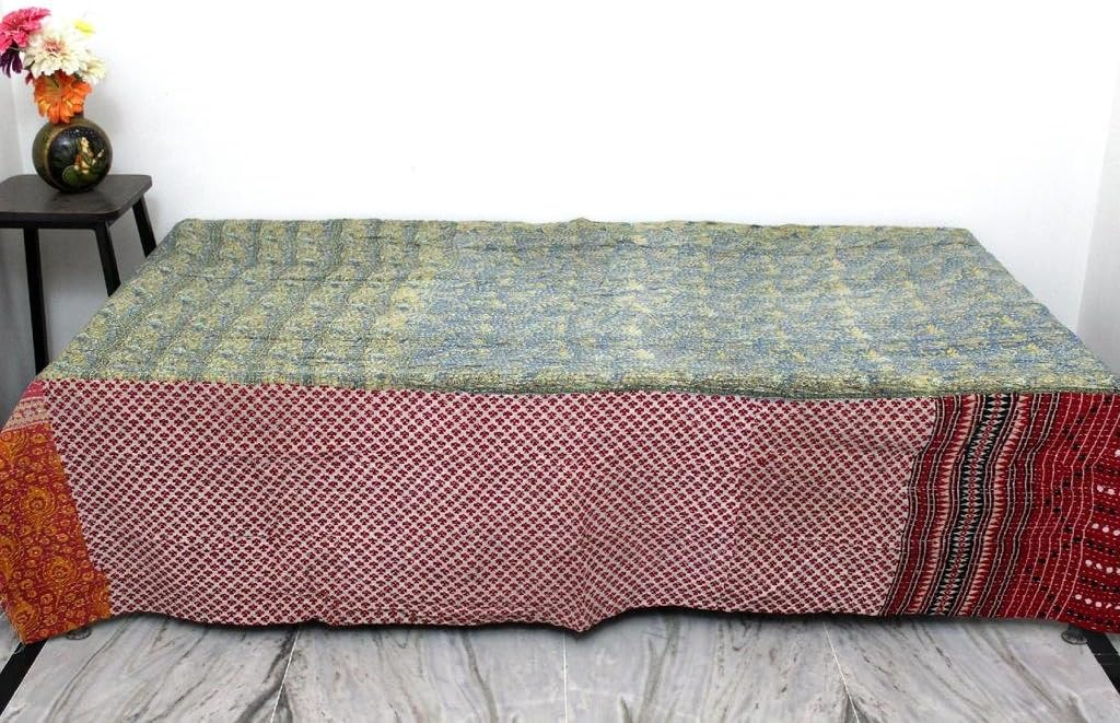 Vintage Throw Kantha Quilt Indian Handmade Bohemian Bedspread Reversible Cotton Ethnic Sari Fabric Embroidered Bedding Blanket Gudari