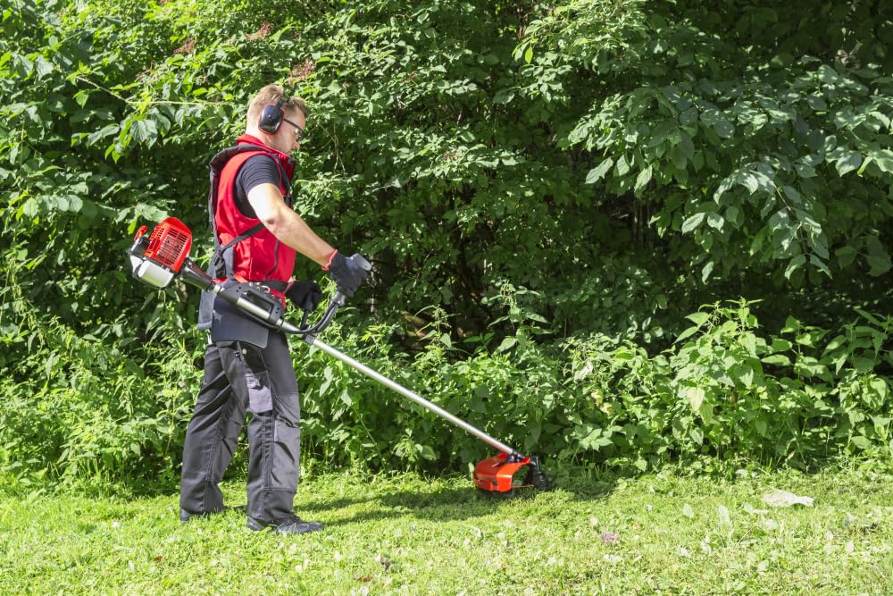 Kosiarka spalinowa 130 B Solo by AL-KO – wydajna podkaszarka z silnikiem 2-suwowym, ergonomicznym uchwytem, duża szerokość cięcia zapewnia precyzyjną pielęgnację trawnika i ogrodu