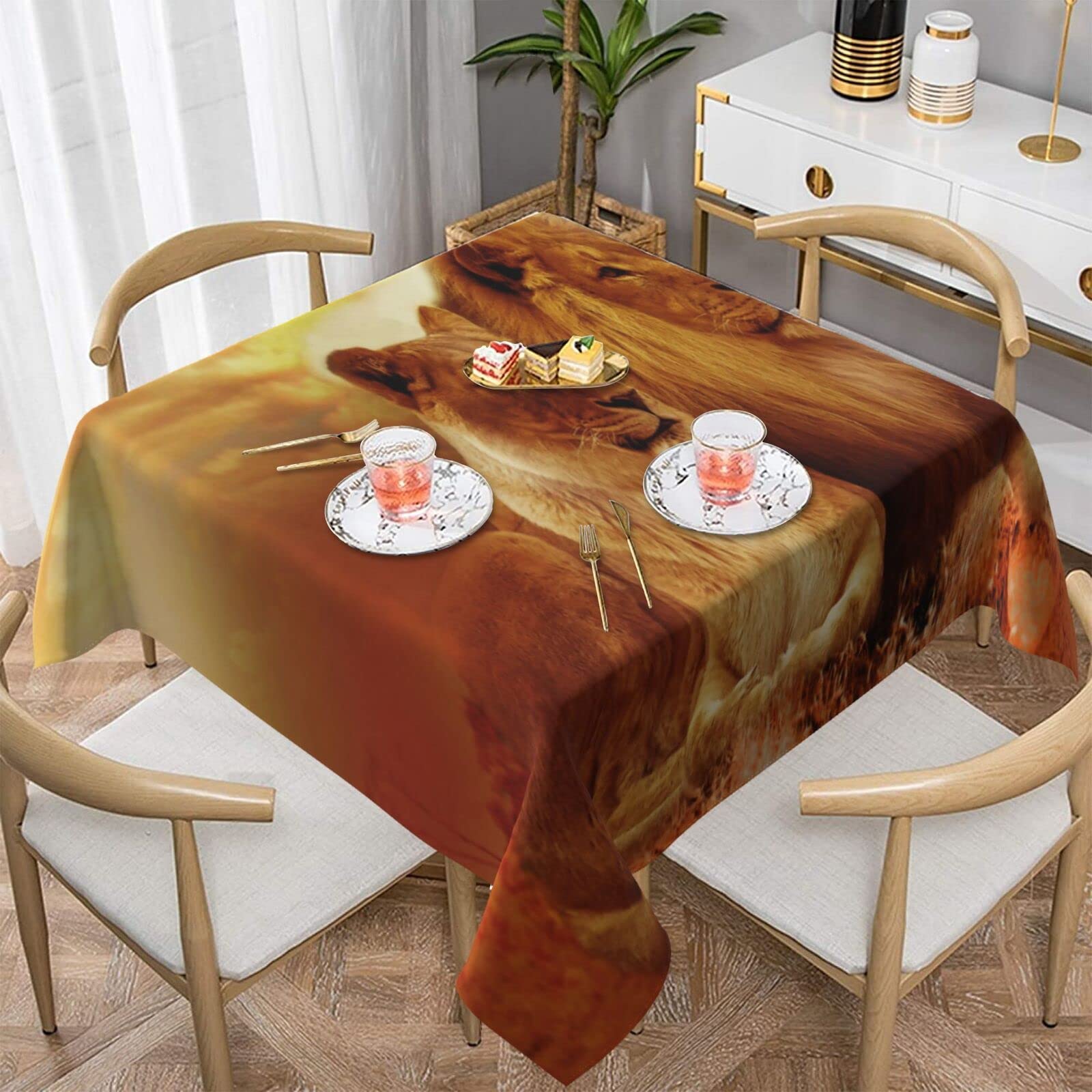 Nappe carrée lion africain pour illuminer vos repas en cuisine et salle à manger
