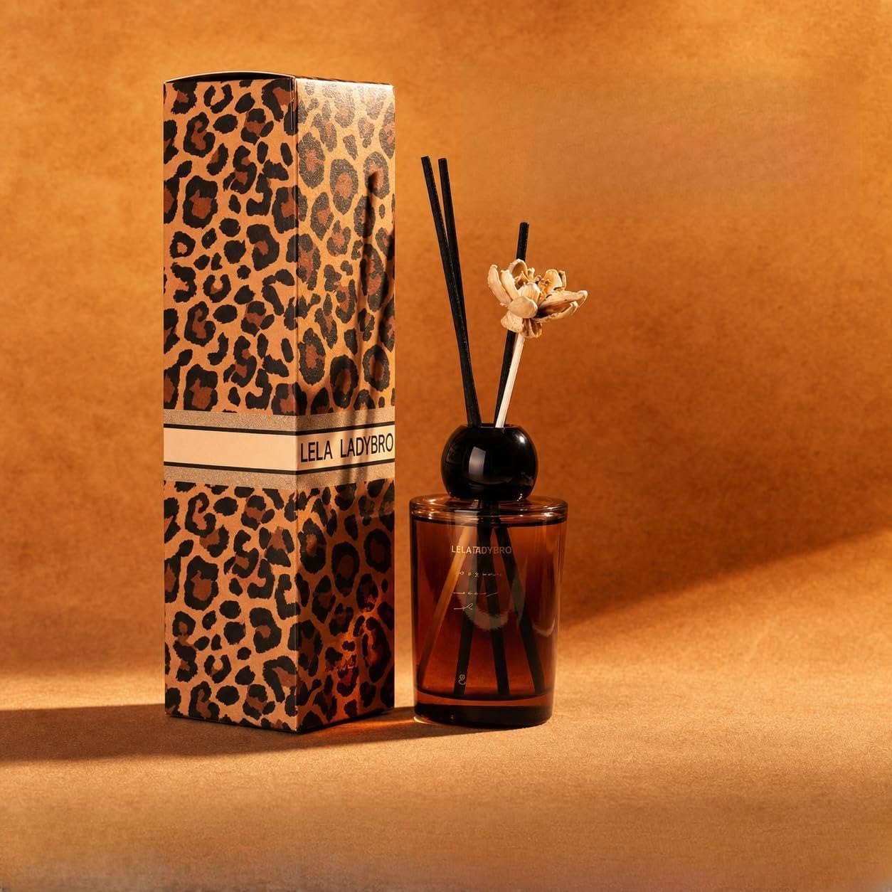 Enchanting Lady Vanilla Reed Diffuser, 5.4 Fl Oz Hotel-Inspired Home Fragrance, Flame-Free Scent Diffuser with 6 Natural Reeds, Reusable Glass Bottle, Up to 90 Days