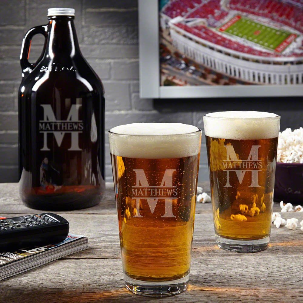 Amazon.co.jp OakmontカスタムBeer Glasses and Growler (カスタマイズ可能な製品) ホーム＆キッチン