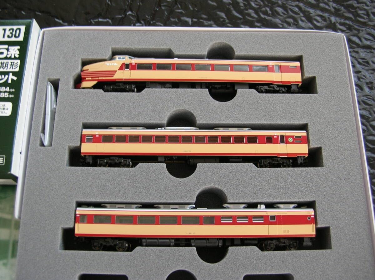 KATO Nゲージ 485系 初期形 雷鳥 基本 8両セット 10-241 鉄道模型